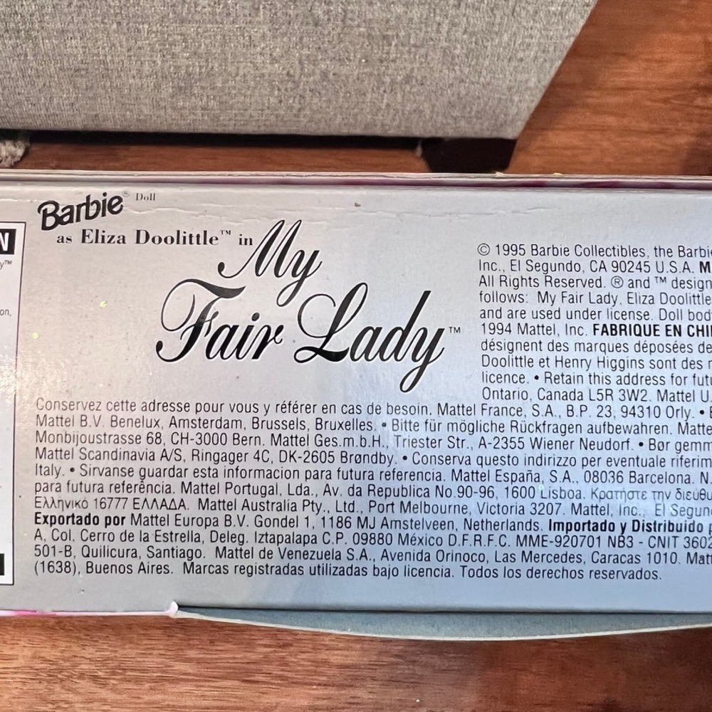 Barbie Eliza Doolittle My Fair Lady Doll 1995 Flower Girl Green Coat Skirt 15497 - Picture 13 of 14